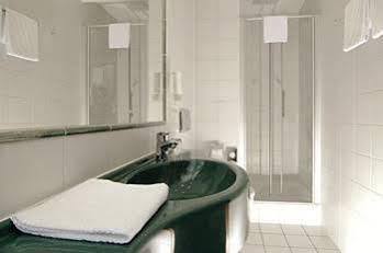 Hotel Koenigin Olga Ελβάνγκεν Εξωτερικό φωτογραφία