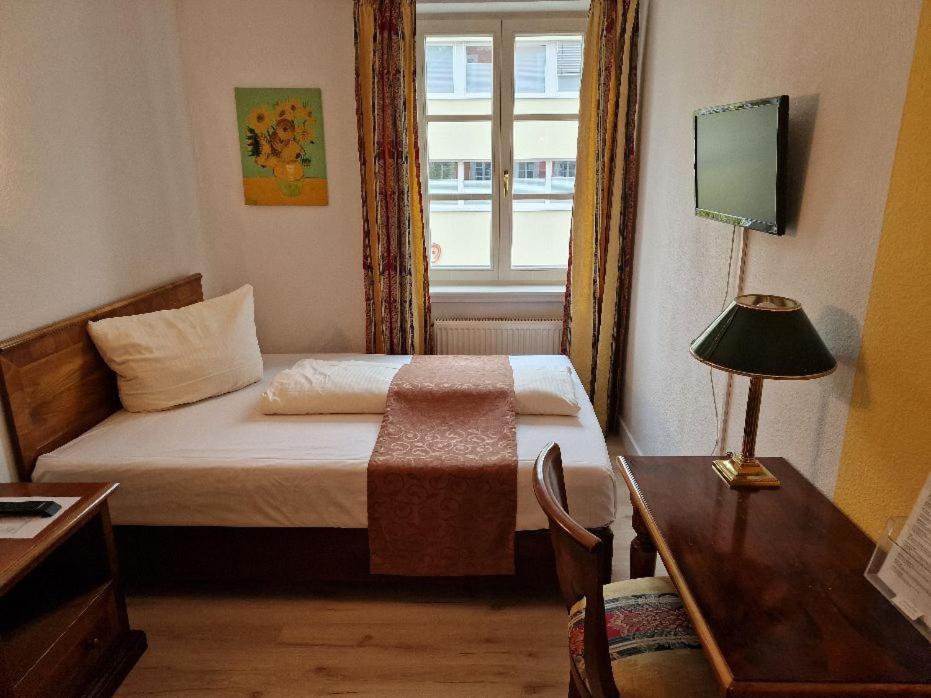 Hotel Koenigin Olga Ελβάνγκεν Εξωτερικό φωτογραφία